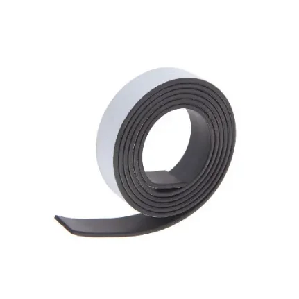 lenta_magnitnaya_tundra_s_kleevym_sloem_12_5_kh_1_5_mm_dlina_0_75_m_4334645