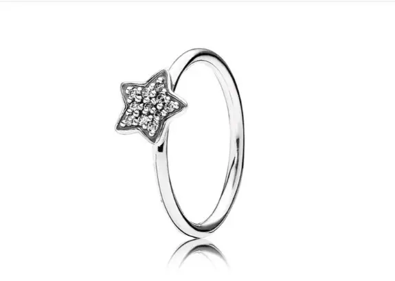 Кольцо из серебра со звездой с кубическим цирконием