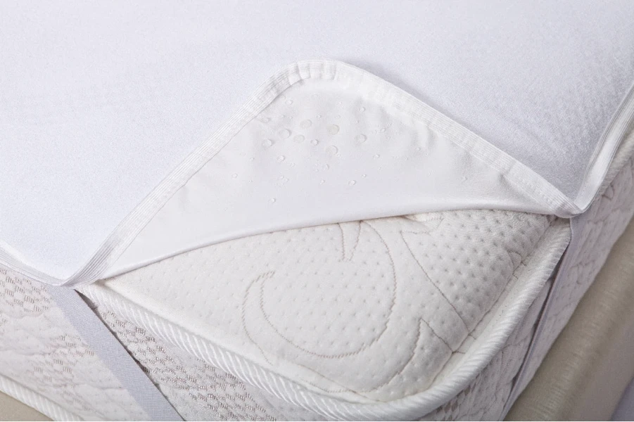 Фото для Наматрасник влагоустойчивый на резинке 900*2000 (Мелодия сна)