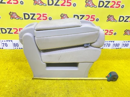 Фото для Бардачок между сиденьями NISSAN SERENA GC27/C27/GFNC27/HFC27/HC27/GNC27/GFC27/ MR20DD 2016/Цвет K23 перед. (б/у)