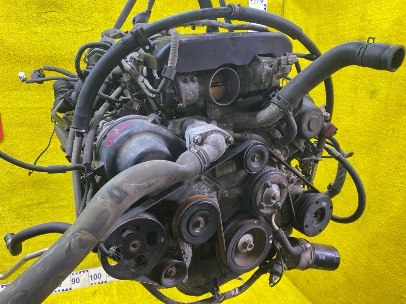 Двигатель Toyota Tundra UCK30L/UCK31L/UCK40L/UCK41L 2UZFE 2001 перед.