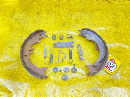 Фото для Механизм стояночного тормоза TOYOTA 4RUNNER/HILUX SURF UZN210/UZN215/RZN215W/GRN215W/GRN210/TRN215W/KDN215W/VZN215W (б/у)