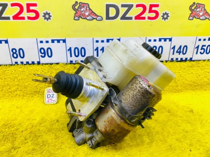 Фото для Главный тормозной цилиндр TOYOTA LAND CRUISER UZJ100W 2UZFE 1999 перед. (б/у)