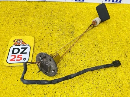 Фото для Датчик уровня топлива TOYOTA LAND CRUISER PRADO KZJ78W/KZJ78G/KZJ71G/KZJ71W 1KZTE 1994/Цвет 24V задн. (б/у)