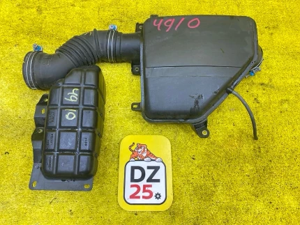 Фото для Патрубок воздушного фильтра TOYOTA LAND CRUISER PRADO (б/у)