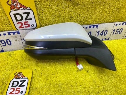 Фото для Уши TOYOTA NOAH/VOXY/ESQUIRE ZRR80G/ZRR80W/ZRR80/ZRR85G/ZRR85W/ZRR85/ZWR80/ZWR80G/ZWR80W 3ZRFAE 2014/Цвет 070 перед. прав. (б/у)