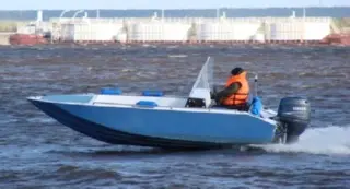 Обучение управлению моторной лодкой